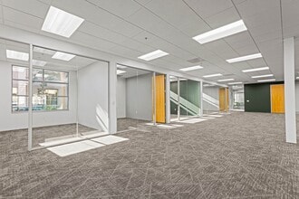 680 N McCarthy Blvd, Milpitas, CA à louer Photo intérieure– Image 2 sur 7