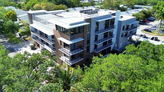 Plus de détails pour 2479 Northeast 192 Street, Miami, FL - Logement à vendre