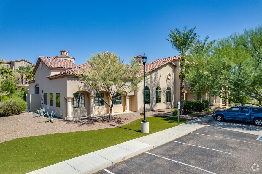 7410 N Zanjero Blvd, Glendale, AZ à louer - Photo de l’immeuble – Image 3 sur 8