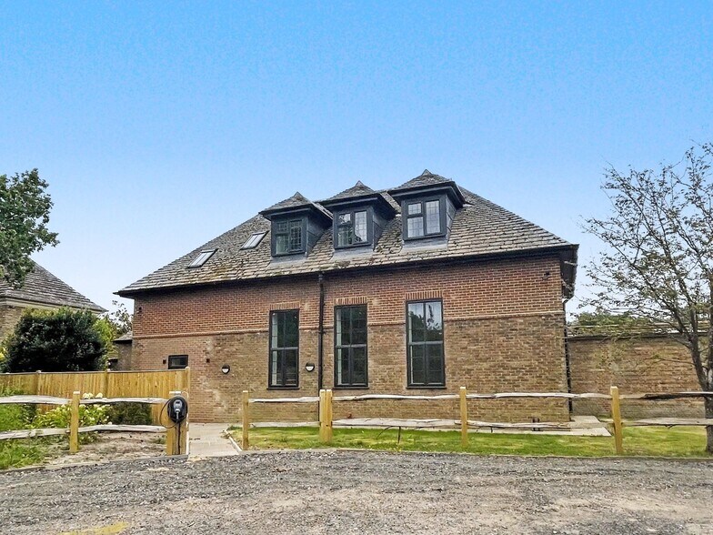 Maplehurst Rd, Horsham à louer - Photo de l’immeuble – Image 1 sur 16
