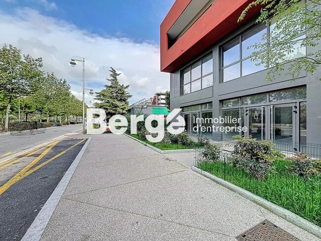 Plus de détails pour Local commercial à louer