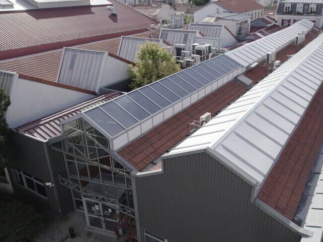 Plus de détails pour Local d'activités à louer