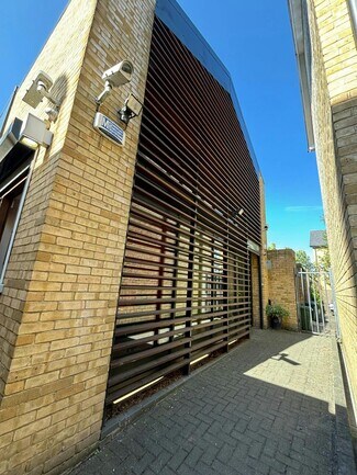 Plus de détails pour Pooley Dr, Londres - Bureau à louer