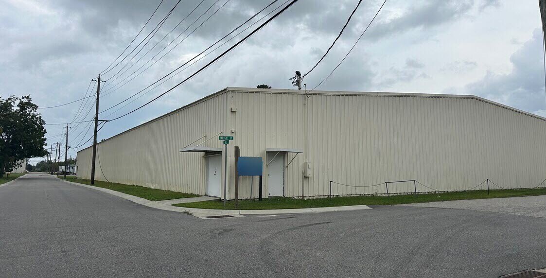 201 N Wall St, Tabor City, NC à louer Photo de l’immeuble– Image 1 sur 3