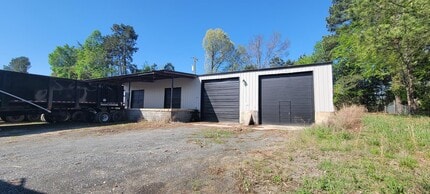 8101-8103 Statesville Rd, Charlotte, NC à louer Photo de l’immeuble– Image 1 sur 1