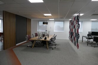 Victoria St, Windsor à louer Photo intérieure– Image 2 sur 9