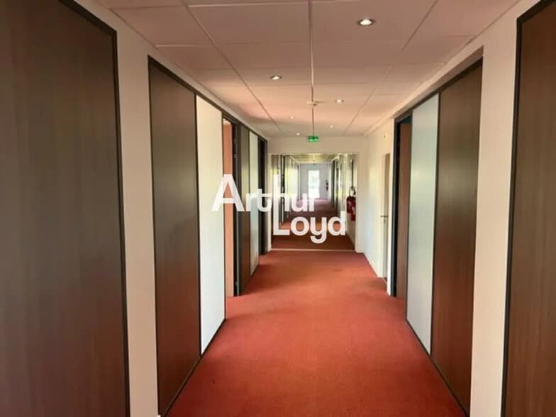 Bureau dans Valbonne à louer - Photo de l’immeuble – Image 3 sur 9