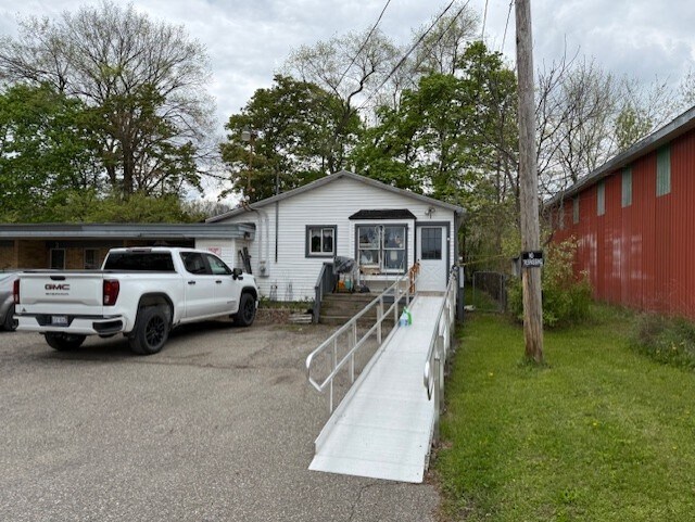 10100 Saginaw St, Holly, MI à vendre - Photo de l’immeuble – Image 2 sur 4