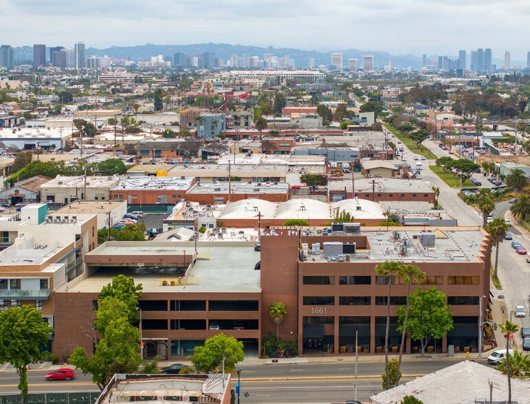1661-1669 Lincoln Blvd, Santa Monica, CA à louer - Photo de l’immeuble – Image 1 sur 1