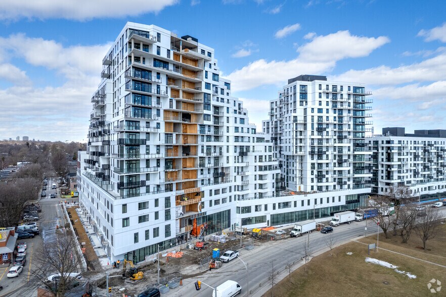 1050 Eastern Av, Toronto, ON à louer - Photo de l’immeuble – Image 3 sur 4