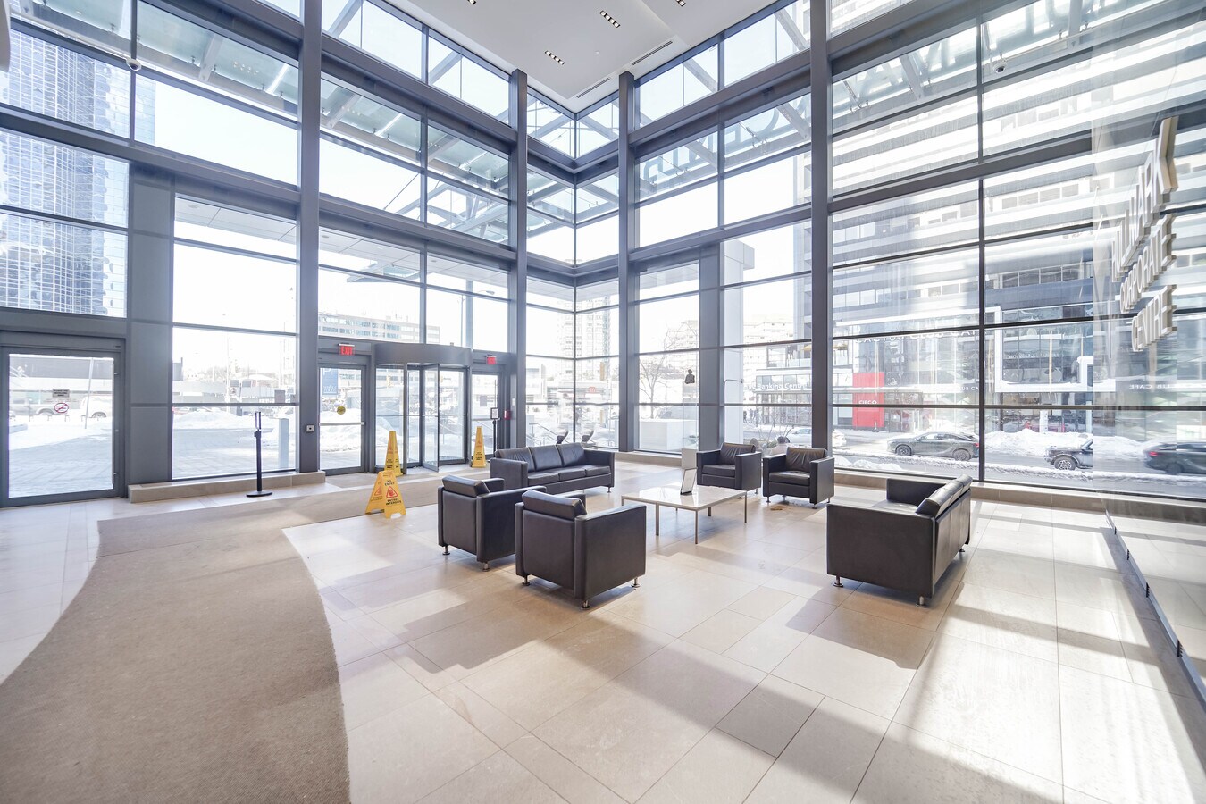 4763-4789 Yonge St, Toronto, ON M2N 0G3 - Lot 312 -  - Hall d’entrée - Image 1 of 19