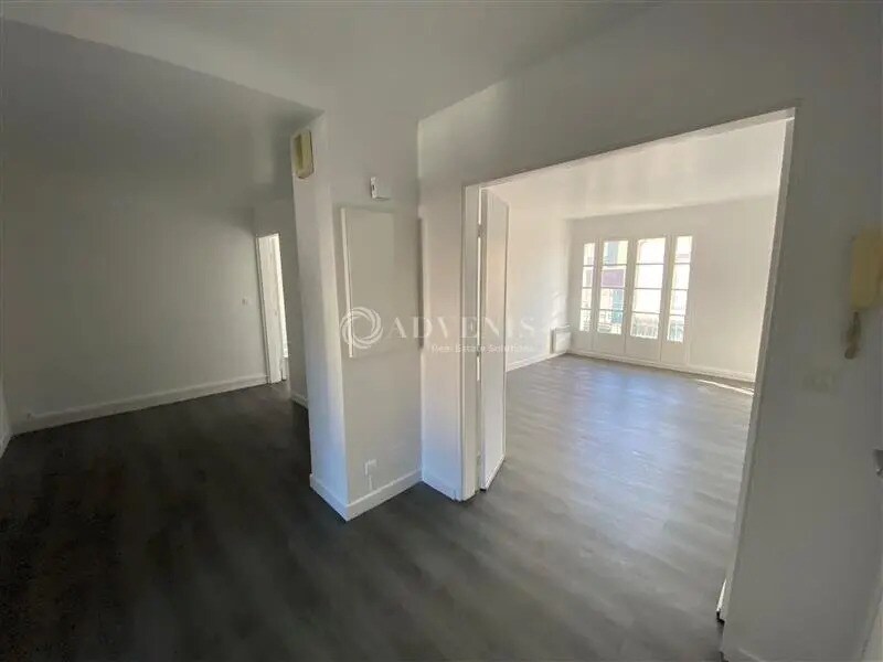 Bureau dans Poissy à vendre Photo de l’immeuble– Image 1 sur 11