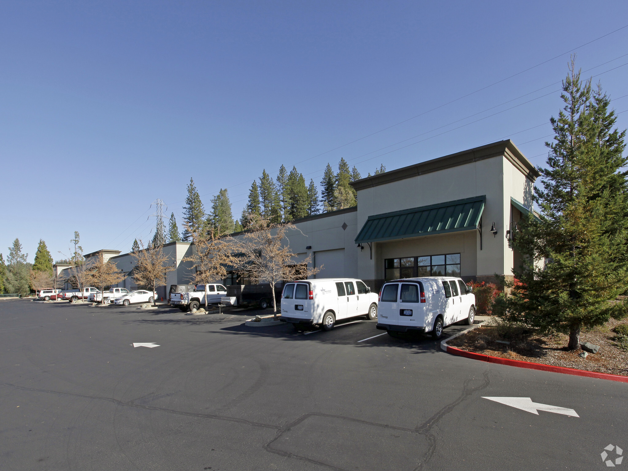 1050 Whispering Pines Ln, Grass Valley, CA à vendre Photo principale– Image 1 sur 1