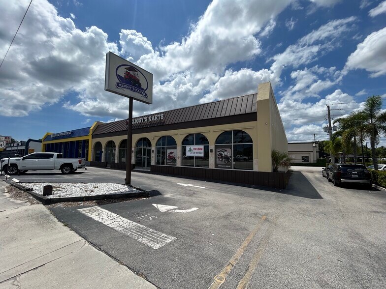 2850 Okeechobee Blvd, West Palm Beach, FL à louer - Photo de l’immeuble – Image 1 sur 12