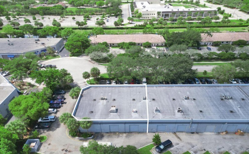 10269 NW 46th St, Sunrise, FL à vendre - Photo de l’immeuble – Image 2 sur 9