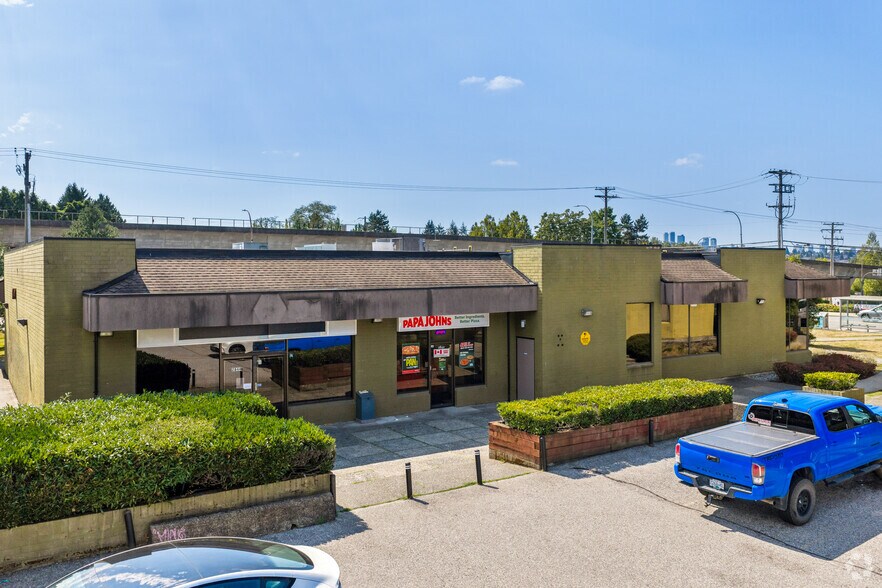 2840 Bainbridge Ave, Burnaby, BC à louer - Photo de l’immeuble – Image 3 sur 10