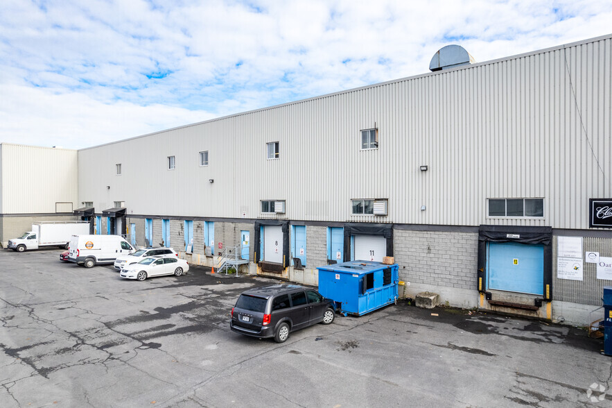8211-8247 17e Av, Montréal, QC à louer - Photo de l’immeuble – Image 3 sur 5