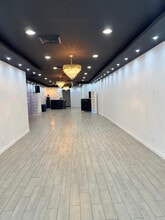 80-31 Jamaica Ave, Jamaica, NY à louer Photo de l’immeuble– Image 2 sur 8