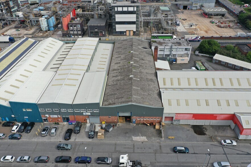 Lyons Road, Trafford Park, Manchester à louer - Photo de l’immeuble – Image 2 sur 13
