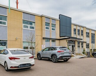 Plus de détails pour 2303 Rue Sir-Wilfrid-Laurier, Saguenay, QC - Bureau à vendre