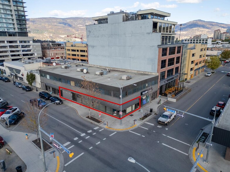 1652 Pandosy St, Kelowna, BC à louer - Photo de l’immeuble – Image 1 sur 14
