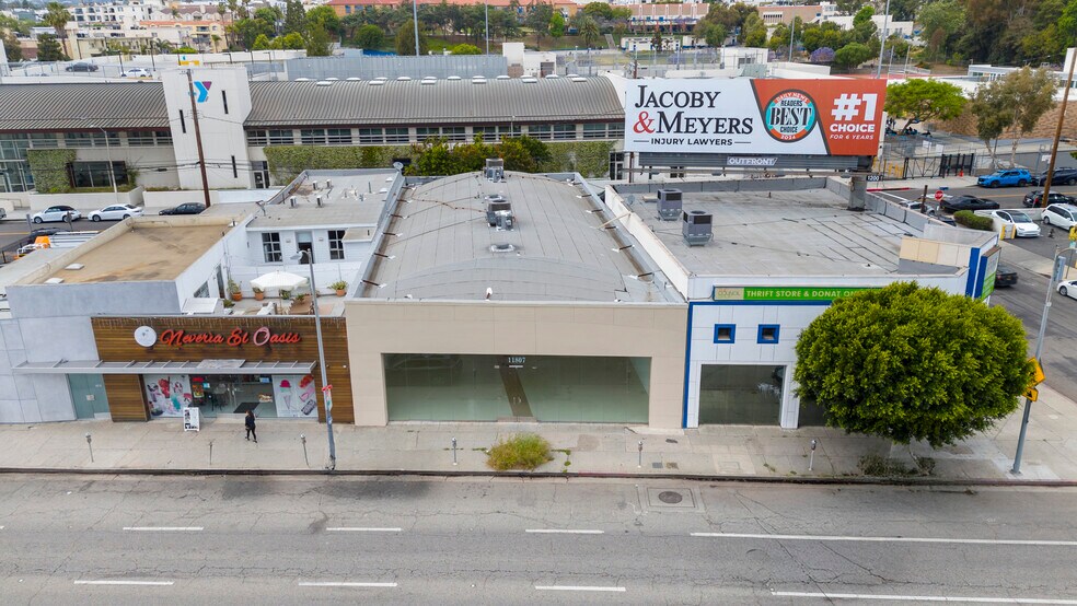 11807 Santa Monica Blvd, Los Angeles, CA à louer - Photo de l’immeuble – Image 3 sur 29