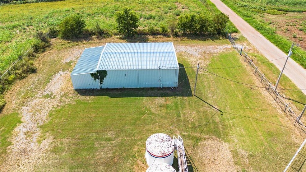 2249 County Street 2810, Chickasha, OK à vendre - Photo de l’immeuble – Image 3 sur 29
