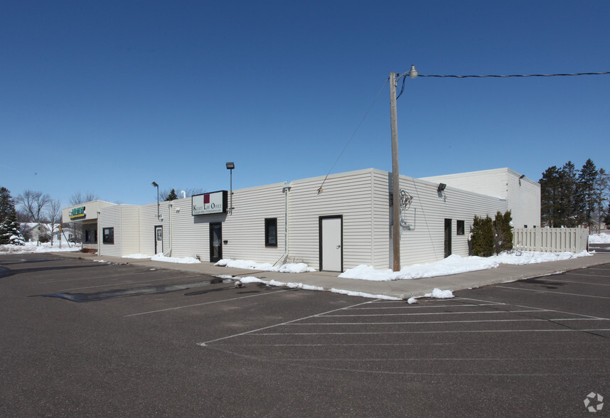 538 Main St, Cambridge, MN à vendre - Photo de l’immeuble – Image 2 sur 2