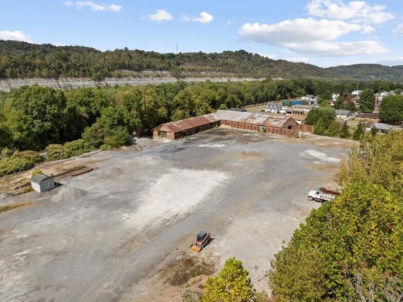 1313 Wheeling Ave, Glen Dale, WV à vendre - Photo de l’immeuble – Image 1 sur 1