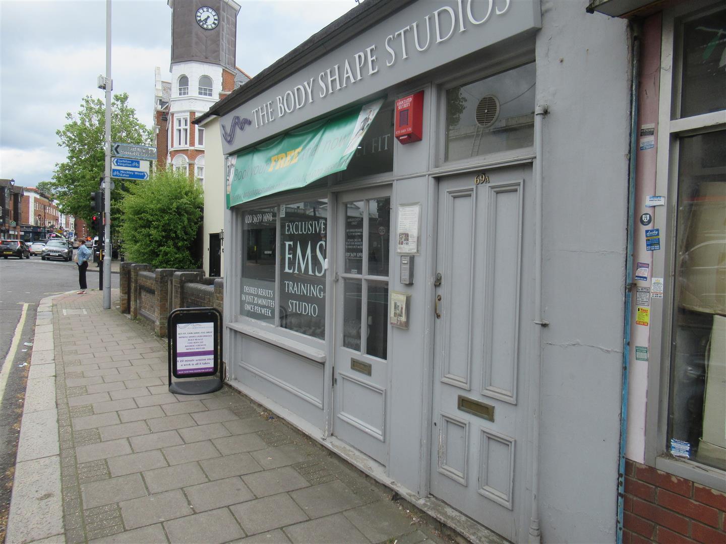 69 Brighton Rd, Surbiton à louer Photo de l’immeuble– Image 1 sur 3