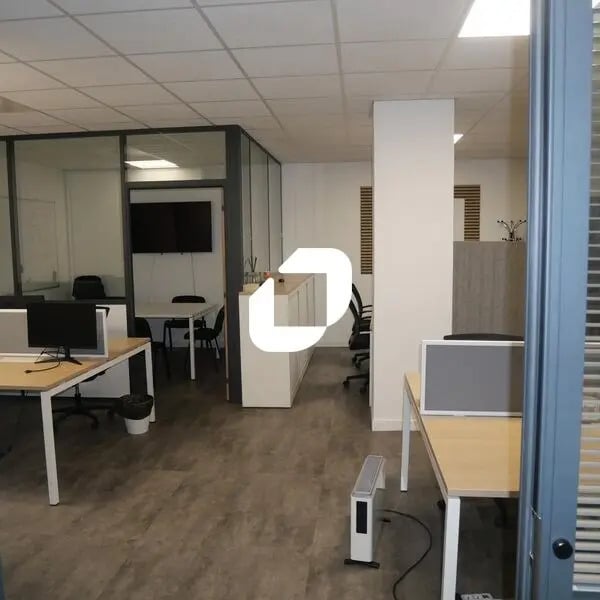 Plus de détails pour 12-14 Rue Des Chauffours, Cergy - Bureau à louer