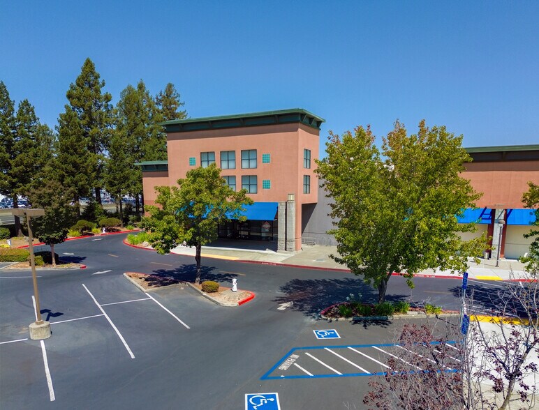 2765-2835 Santa Rosa Ave, Santa Rosa, CA à louer - Photo de l’immeuble – Image 3 sur 5