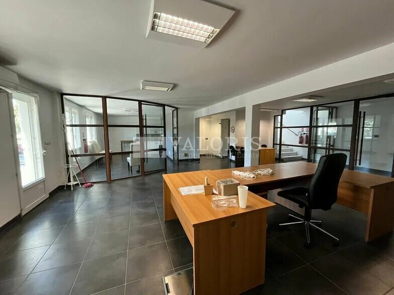 Local d’activités dans Rousset à louer - Photo intérieure – Image 3 sur 22