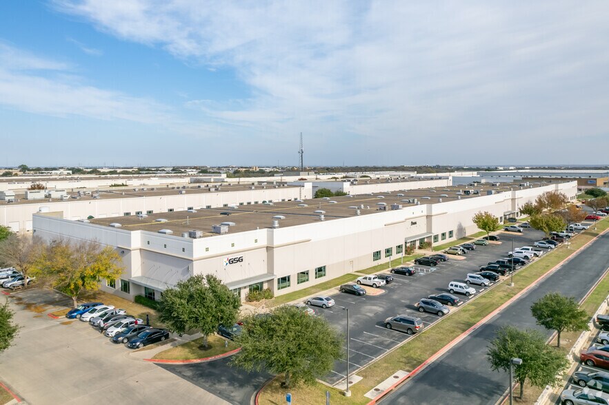 4509 Freidrich Ln, Austin, TX à louer - Photo de l’immeuble – Image 3 sur 11