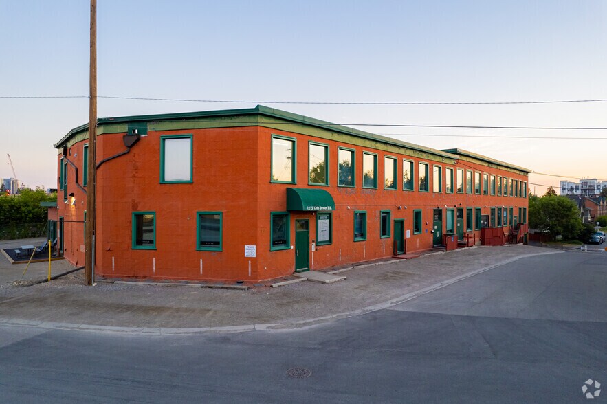 1207-1215 13th St SE, Calgary, AB à louer - Photo principale – Image 1 sur 11