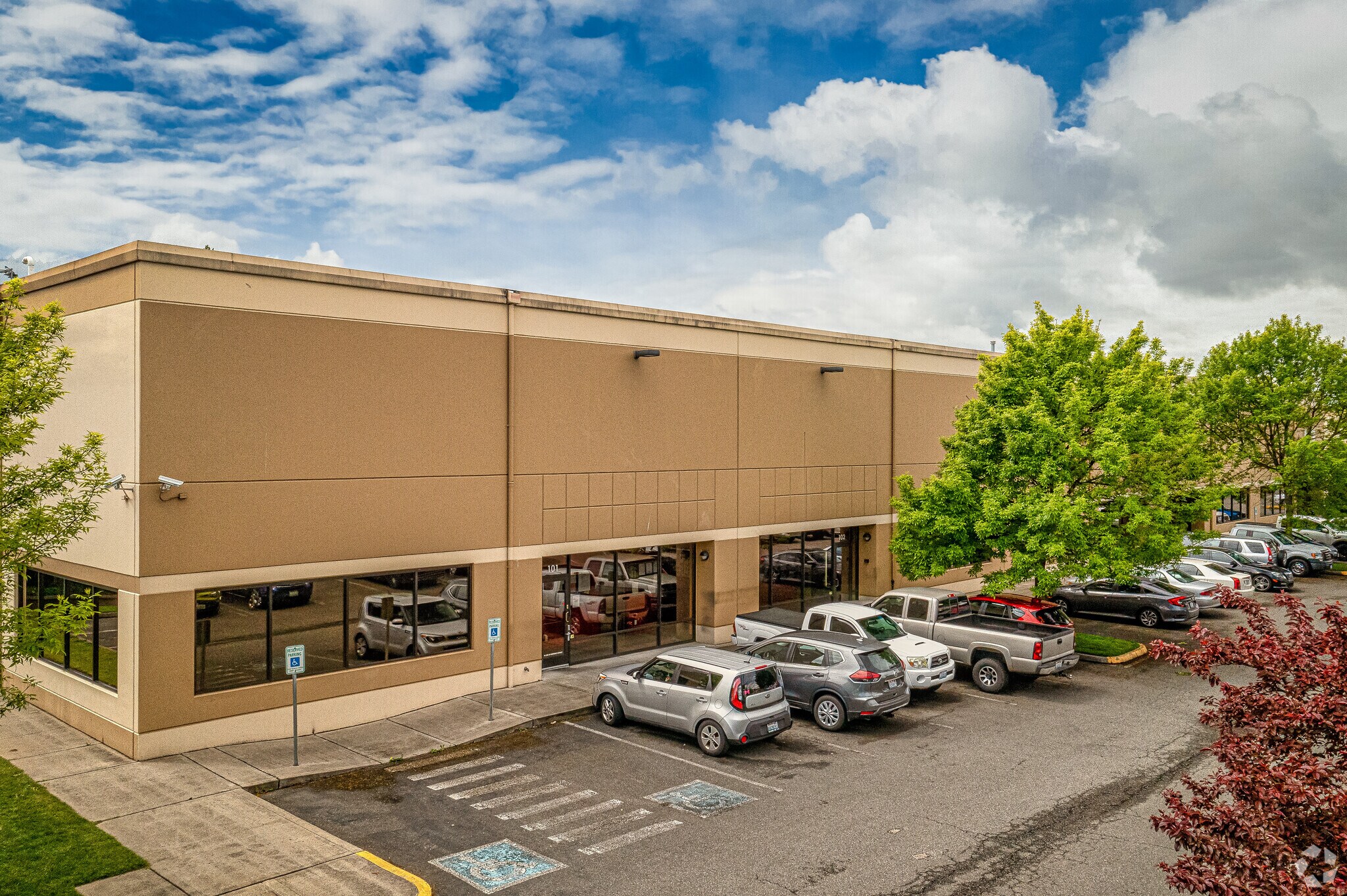 910-914 Valley Ave NW, Puyallup, WA à louer Photo principale– Image 1 sur 5