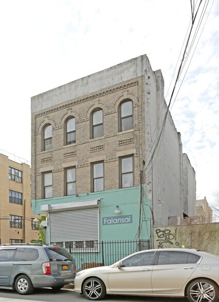 112 Harrison Pl, Brooklyn, NY à louer - Photo de l’immeuble – Image 3 sur 13