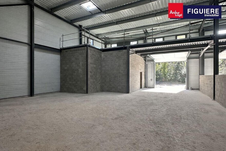 64 Avenue Du Pin Porte Rouge, Bouc-Bel-Air à vendre - Photo de l’immeuble – Image 2 sur 24