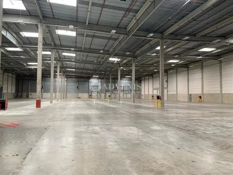 Industriel/Logistique dans Mer à louer - Photo intérieure – Image 1 sur 5