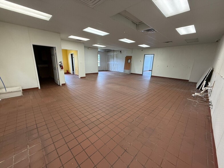 2599 Henderson Dr, Jacksonville, NC à louer - Photo intérieure – Image 3 sur 6