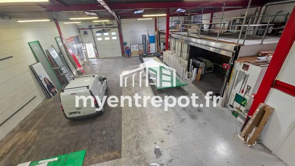 Local d’activités dans MARSEILLE à louer - Photo de l’immeuble – Image 2 sur 10