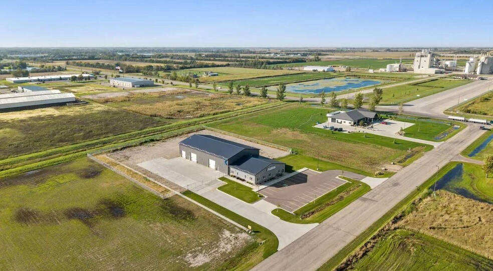 617 N Production St, Aberdeen, SD à vendre - Photo de l’immeuble – Image 2 sur 13