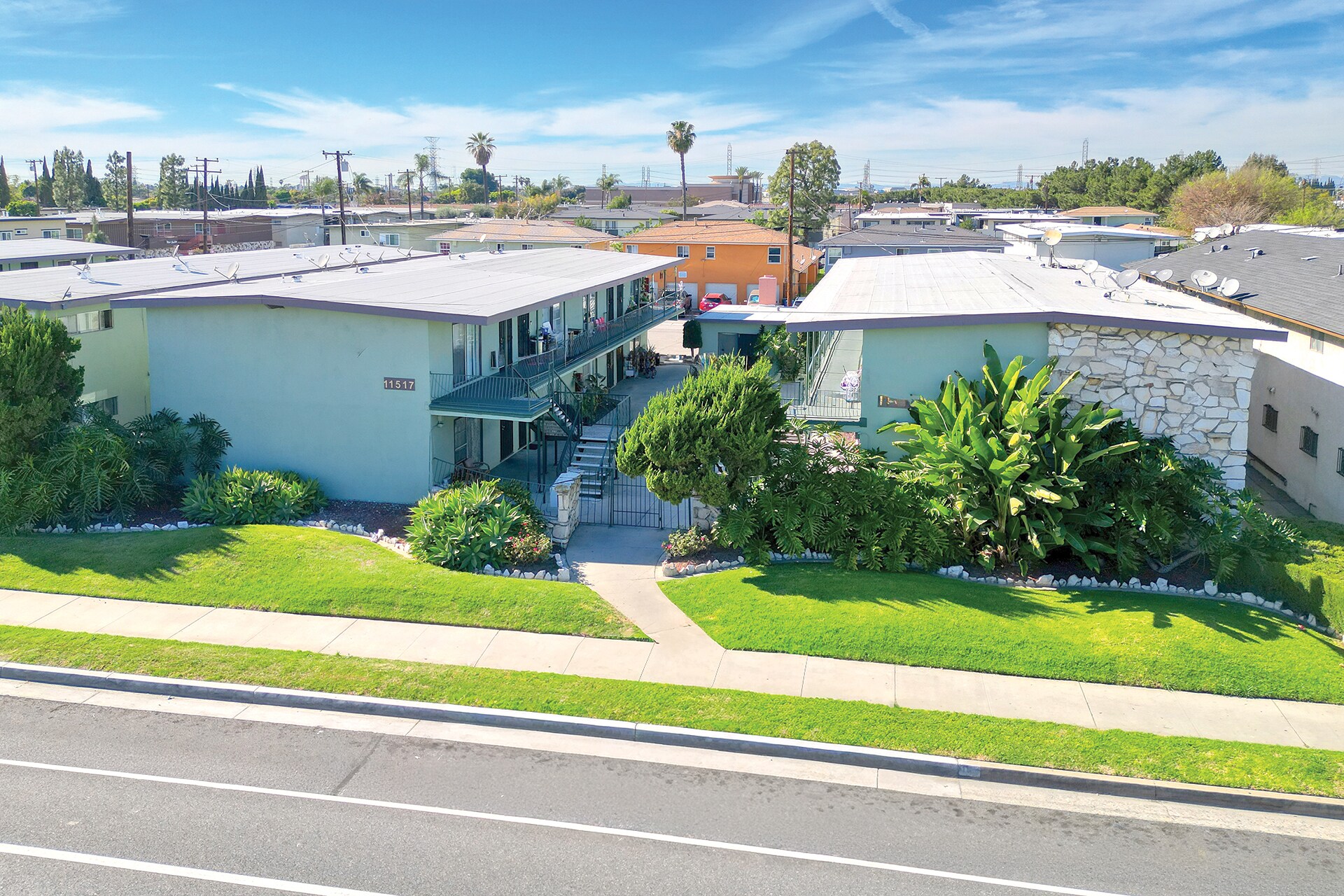 11515-11517 Old River School Rd, Downey, CA à vendre Photo principale– Image 1 sur 9