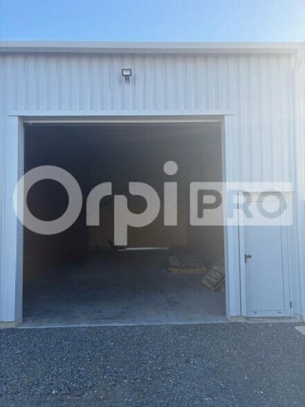 Industriel/Logistique dans Sainte-Soulle à louer - Photo de l’immeuble – Image 2 sur 3