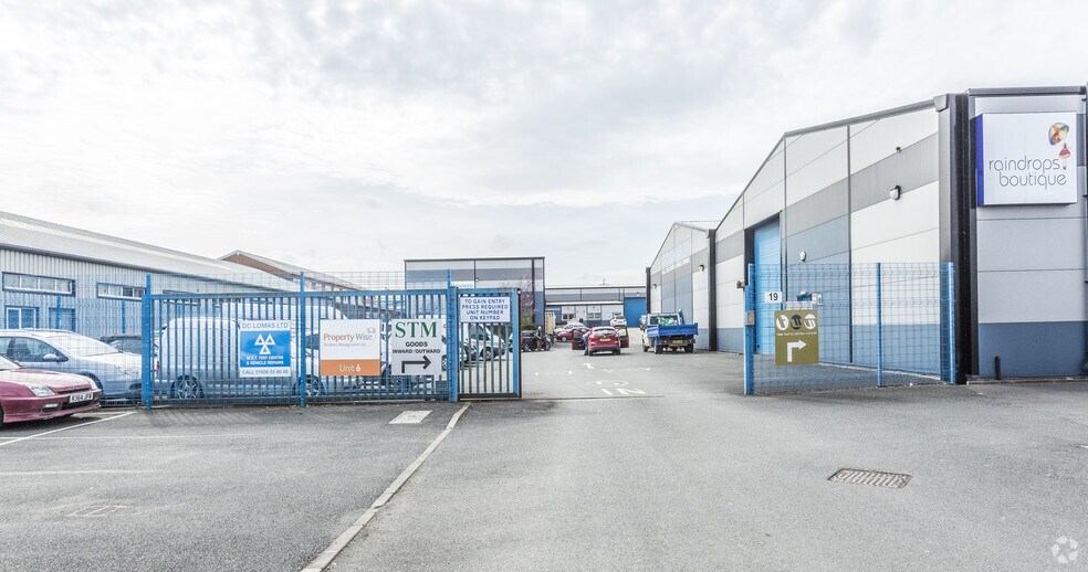 Road One, Winsford à louer - Photo principale – Image 1 sur 8