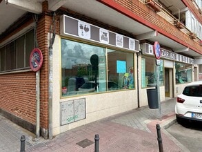 Local commercial dans Fuenlabrada, Madrid à louer Photo de l’immeuble– Image 2 sur 9