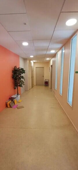 Bureau dans Caen à louer - Hall d’entrée – Image 2 sur 6