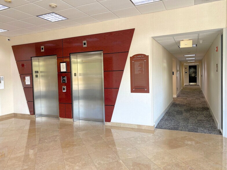 3 SW 129th Ave, Pembroke Pines, FL à louer - Hall d’entrée – Image 3 sur 18