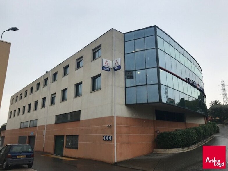 45 Chemin De L'Orme, Grasse à louer - Photo de l’immeuble – Image 1 sur 5