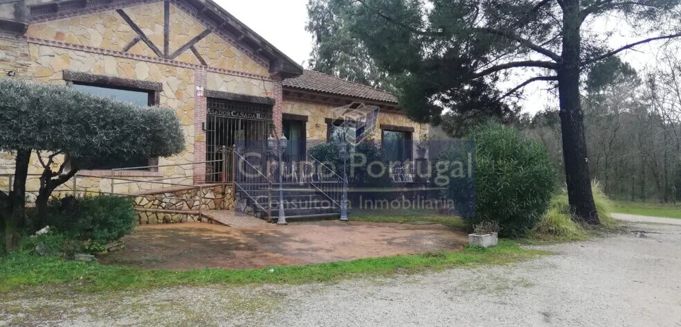 Local commercial dans Santa María del Tiétar, Ávila à vendre - Photo de l’immeuble – Image 2 sur 7